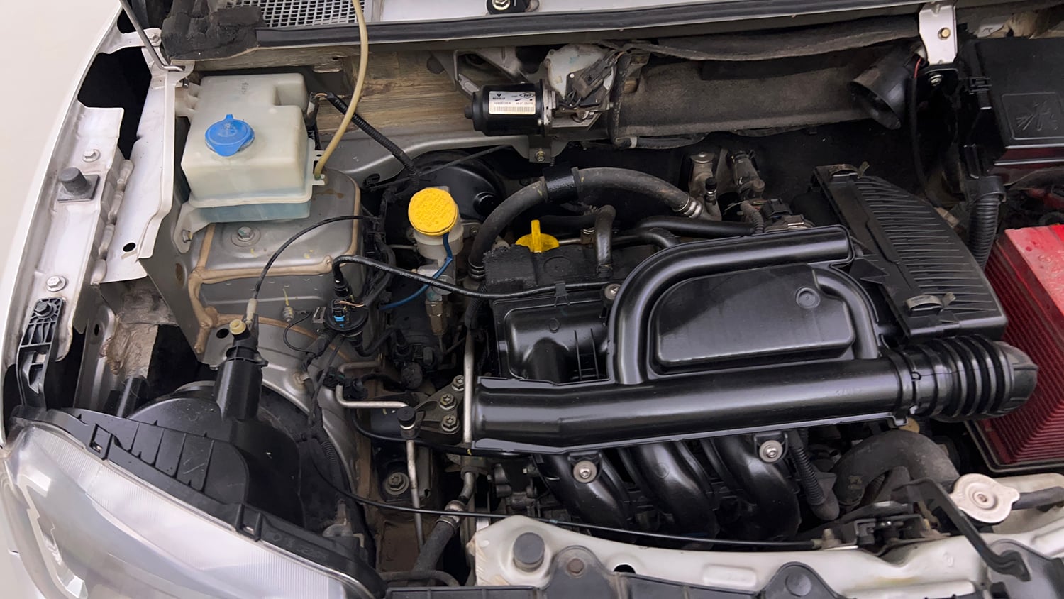 Used 2018 Renault Kwid 1.0 RXT AMT Petrol Automatic engine ENGINE RIGHT SIDE VIEW