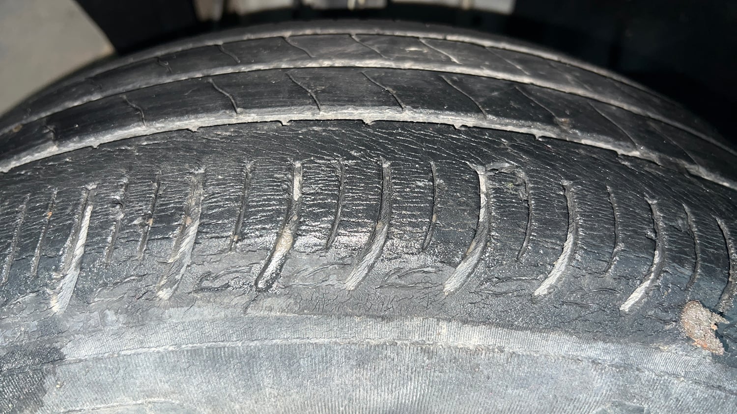 Used 2021 Renault Triber RXZ Petrol Manual tyres RIGHT FRONT TYRE TREAD VIEW