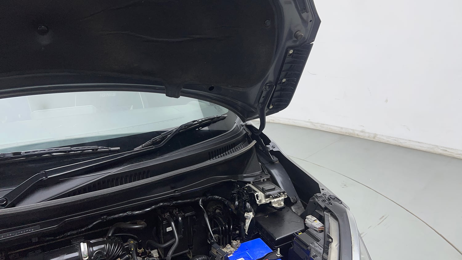 Used 2023 Maruti Suzuki Ignis Alpha 1.2 AMT Petrol Automatic engine ENGINE LEFT SIDE HINGE & APRON VIEW