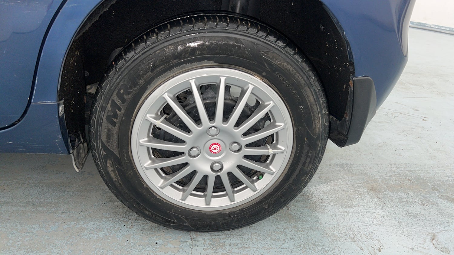 Used 2017 Maruti Suzuki Baleno Delta 1.3 Diesel Manual tyres LEFT REAR TYRE RIM VIEW