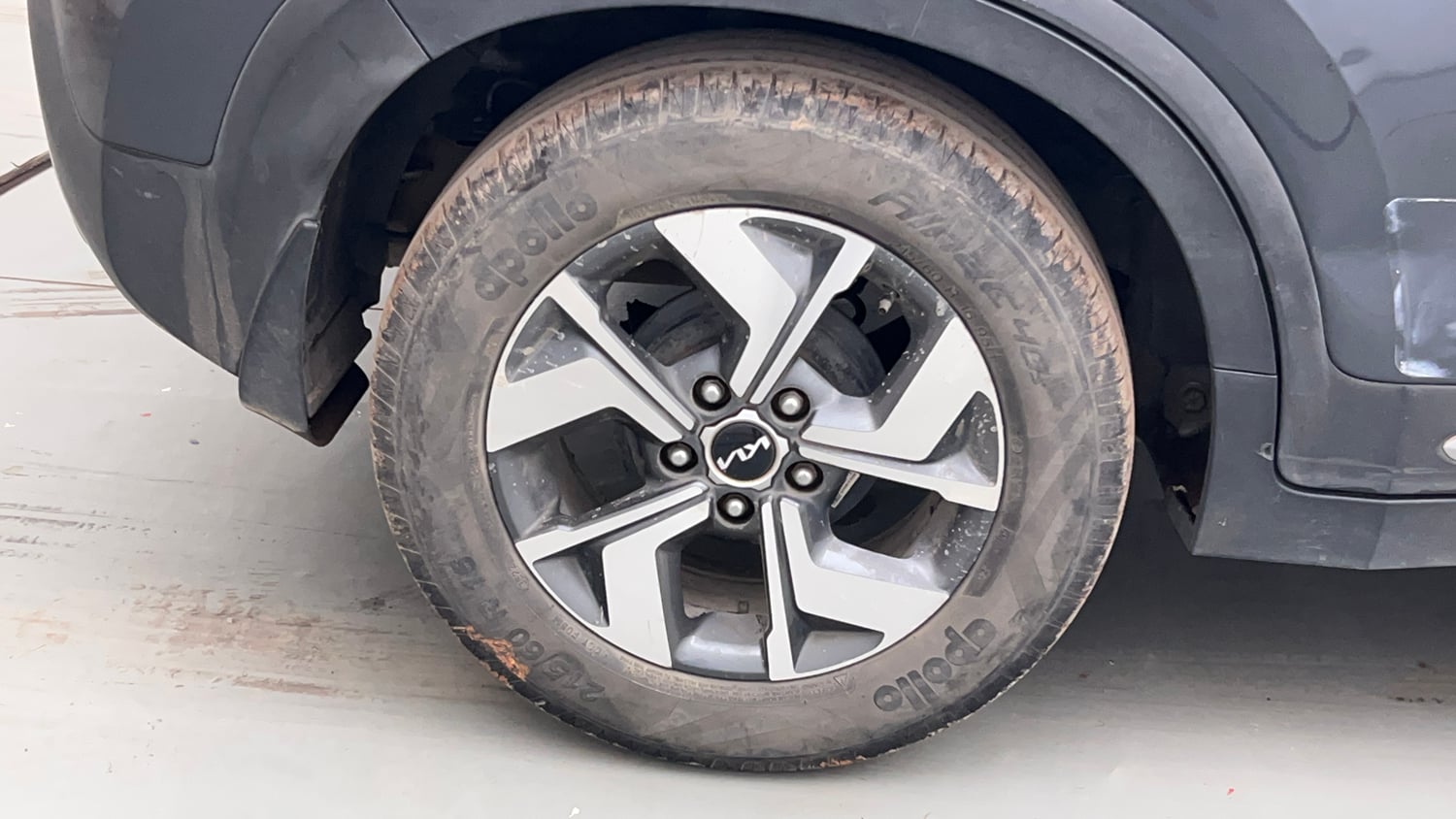 Used 2022 Kia Sonet HTX Plus 1.5 Diesel Manual tyres RIGHT REAR TYRE RIM VIEW