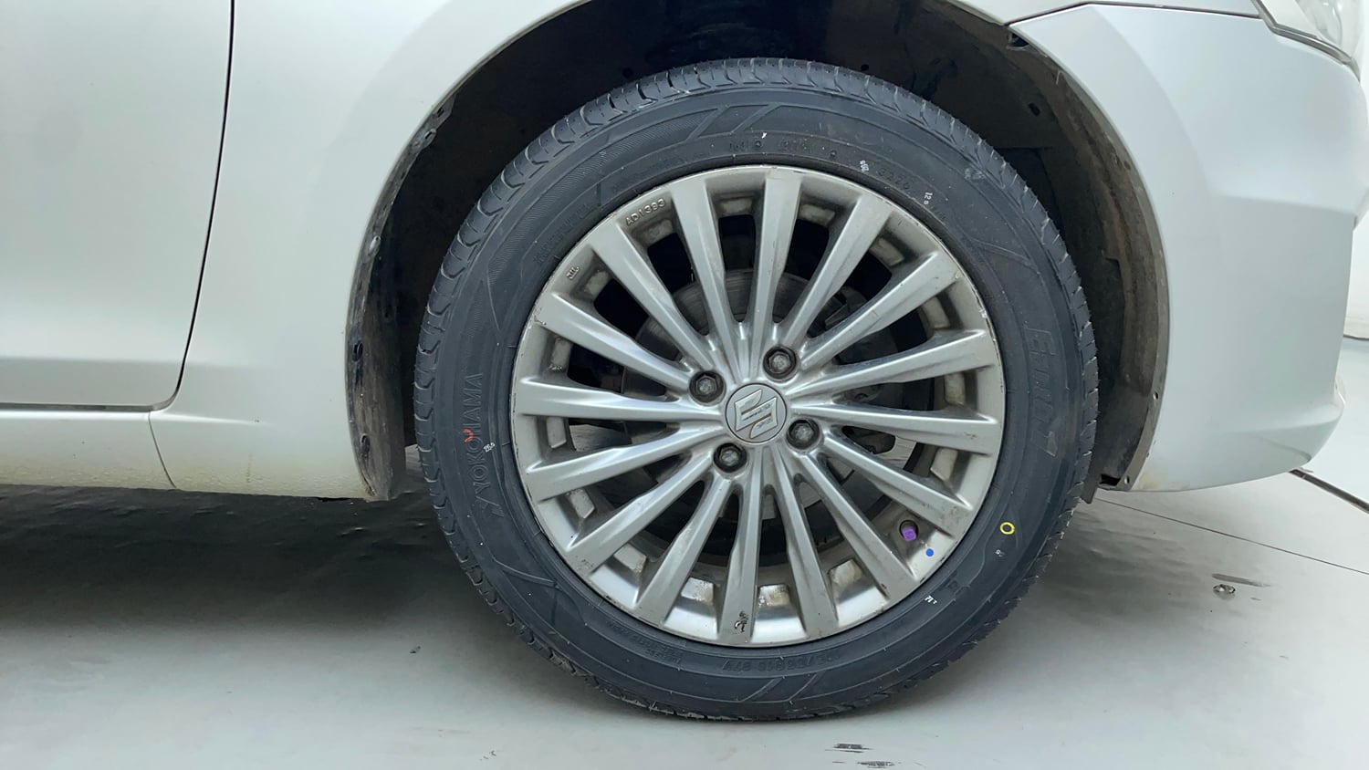 Used 2015 Maruti Suzuki Ciaz ZXI+ Petrol Manual tyres RIGHT FRONT TYRE RIM VIEW