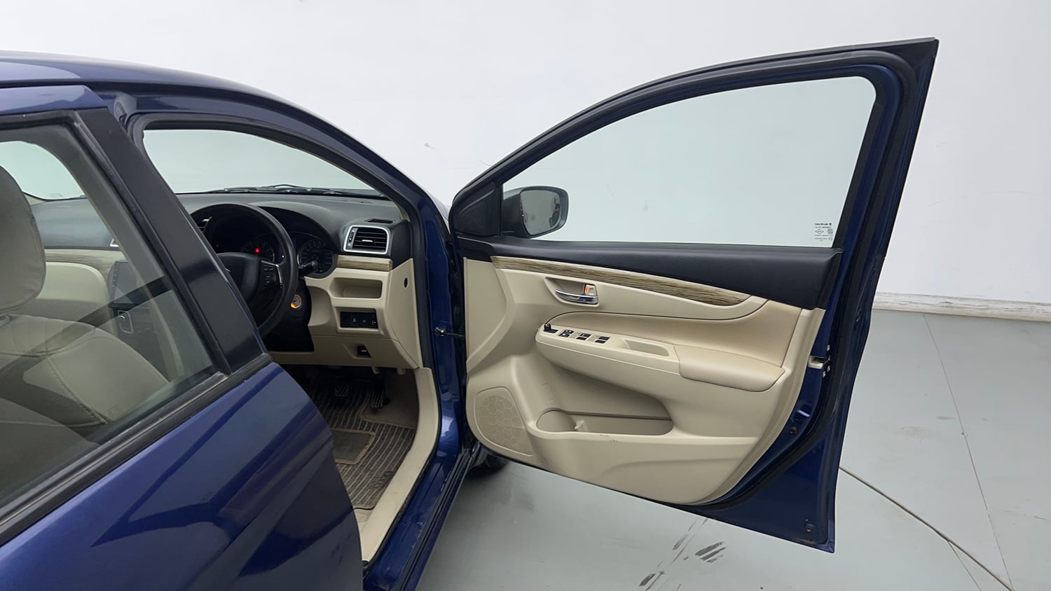 Used 2020 Maruti Suzuki Ciaz Delta Hybrid 1.5 Petrol Manual interior RIGHT FRONT DOOR OPEN VIEW