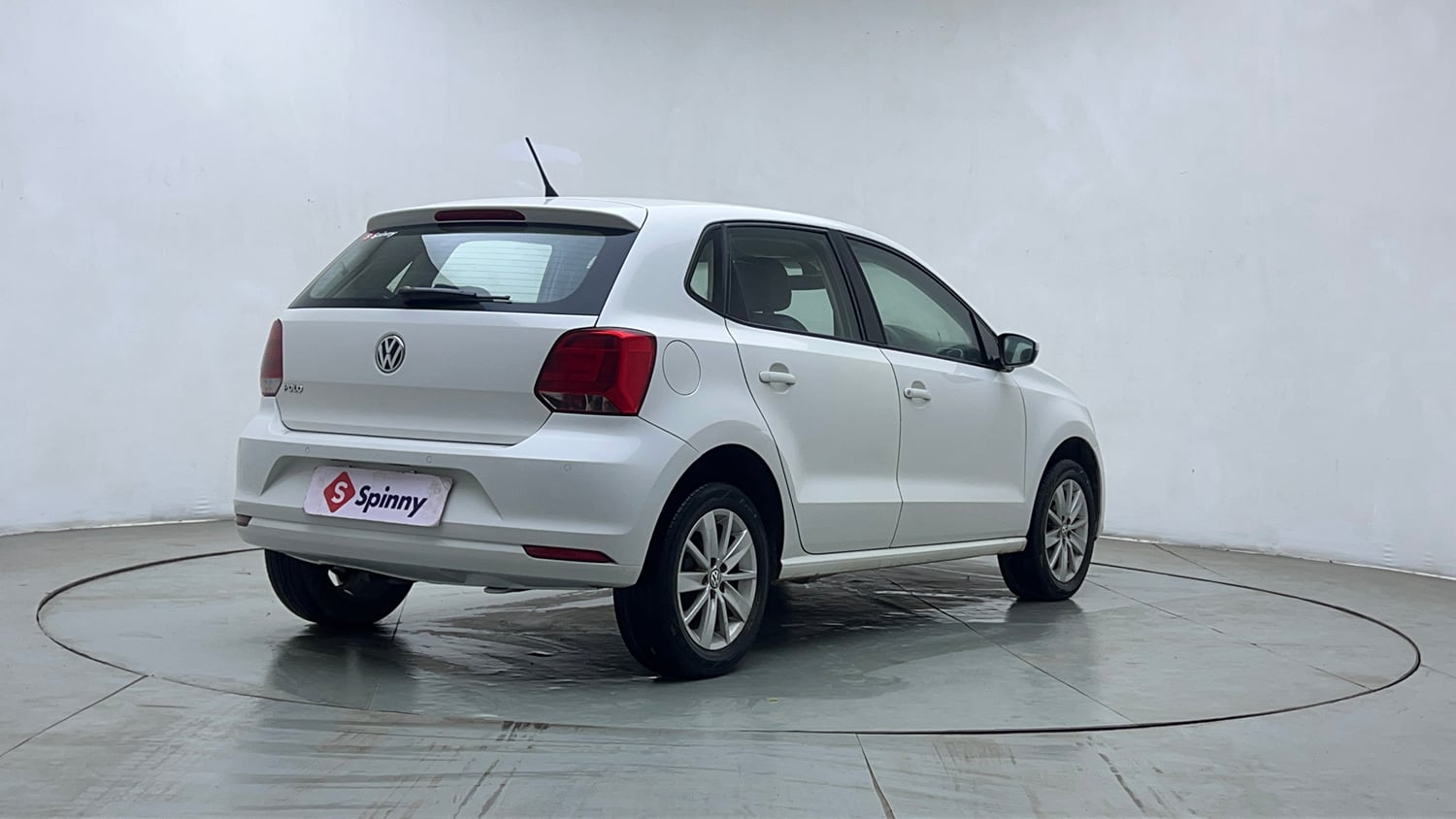Used 2017 Volkswagen Polo Highline1.2L (P) Petrol Manual exterior RIGHT REAR CORNER VIEW