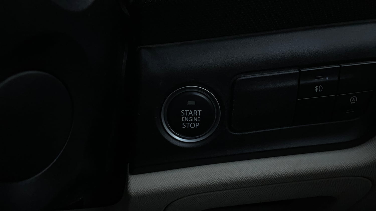 Used 2022 Tata Altroz XZ Petrol Petrol Manual top_features Keyless start