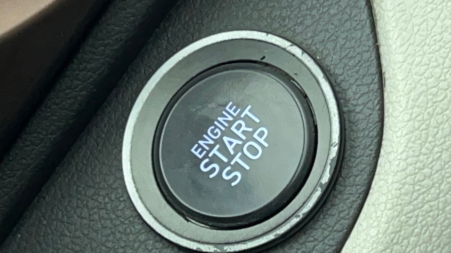 Used 2020 Hyundai Aura SX 1.2 Petrol Petrol Manual top_features Keyless start