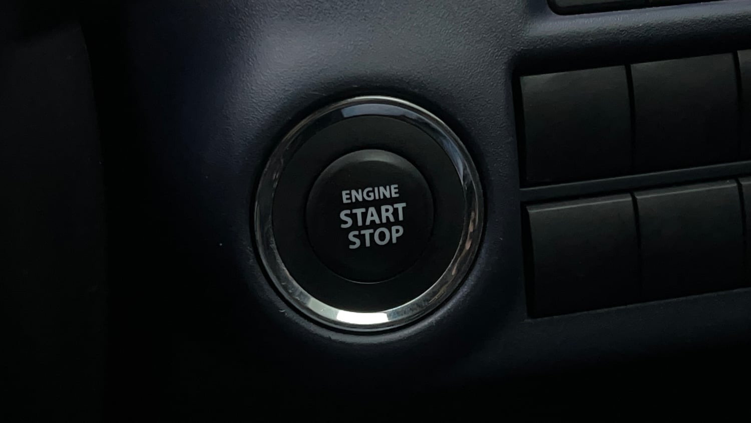 Used 2025 Maruti Suzuki Baleno Alpha MT Petrol Manual top_features Keyless start