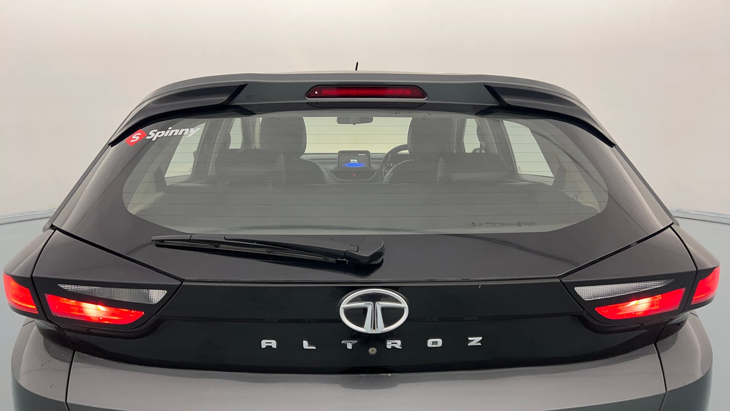 Used 2022 Tata Altroz XZ Petrol Petrol Manual exterior BACK WINDSHIELD VIEW