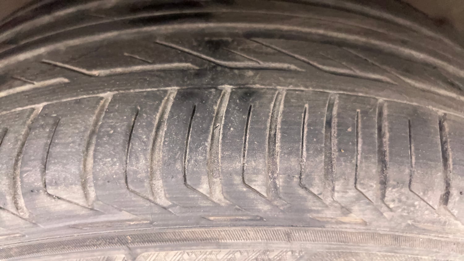 Used 2021 BMW X1 sDrive20d xLine Diesel Automatic tyres RIGHT FRONT TYRE TREAD VIEW