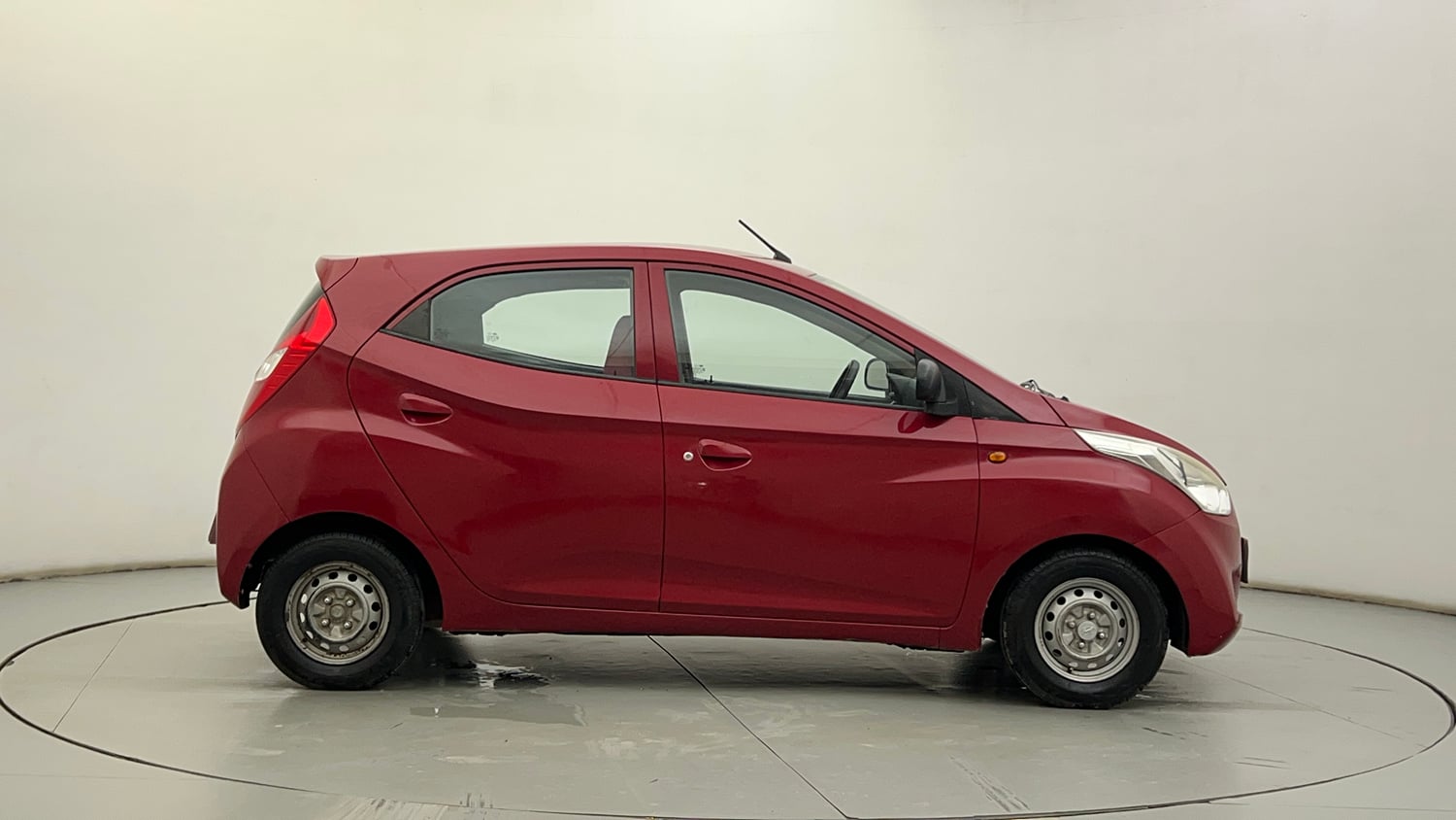 Used 2015 Hyundai Eon Era Petrol Manual exterior RIGHT SIDE VIEW