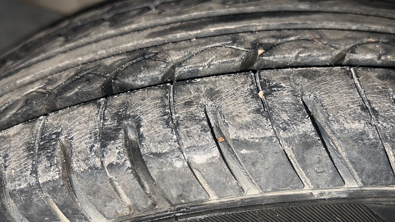 Used 2017 Honda Amaze 1.2 S i-VTEC Petrol Manual tyres LEFT FRONT TYRE TREAD VIEW
