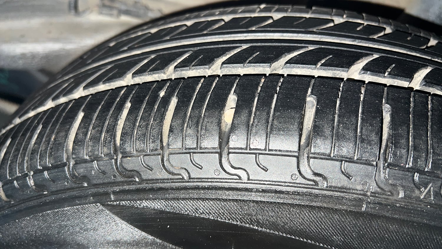 Used 2019 Tata Tiago Revotron XZ w/o Alloy Petrol Manual tyres LEFT REAR TYRE TREAD VIEW