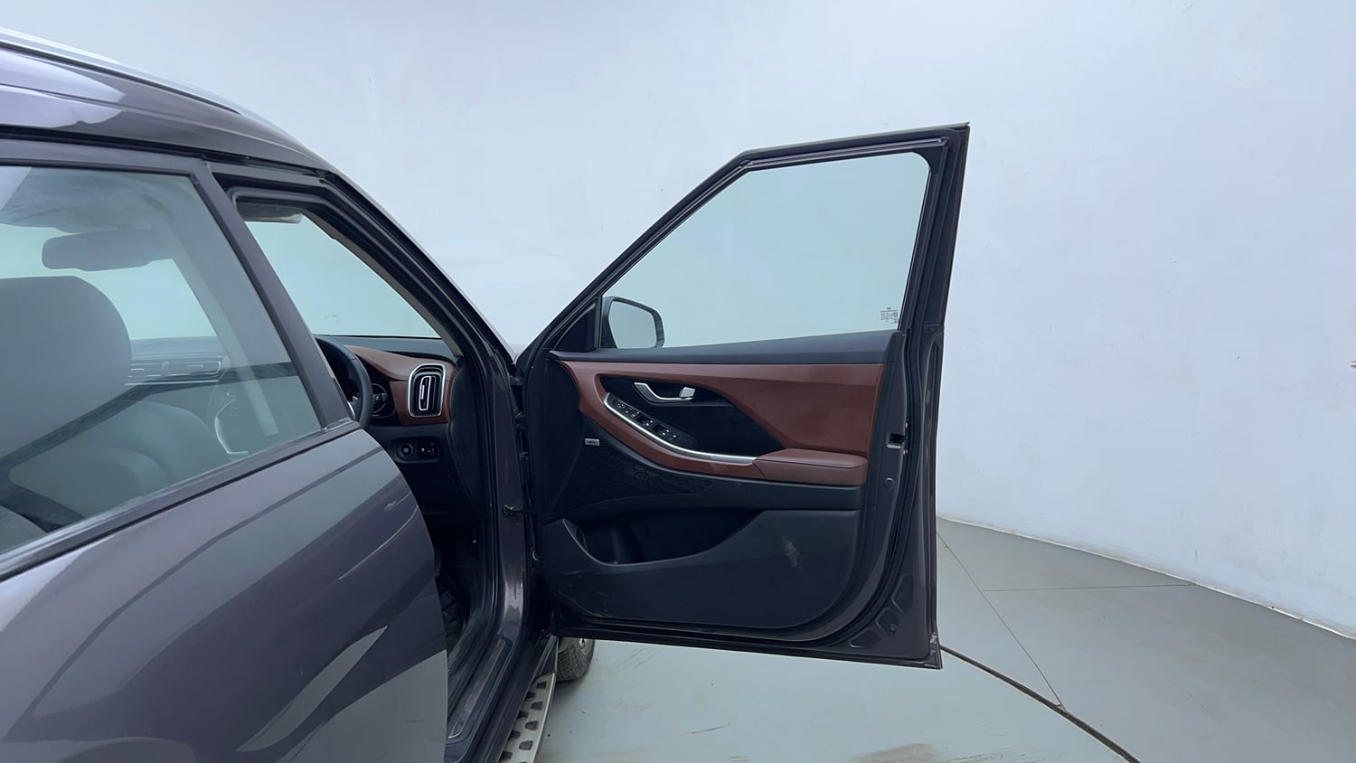 Used 2021 Hyundai Alcazar Platinum (O) 6 STR 2.0 Petrol AT Petrol Automatic interior RIGHT FRONT DOOR OPEN VIEW