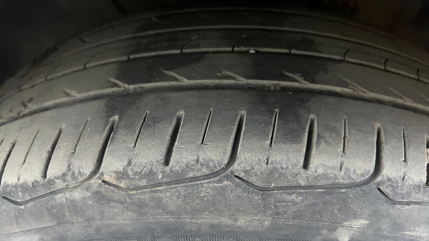 Used 2017 Hyundai Elite i20 Asta 1.2 Petrol Manual tyres LEFT FRONT TYRE TREAD VIEW