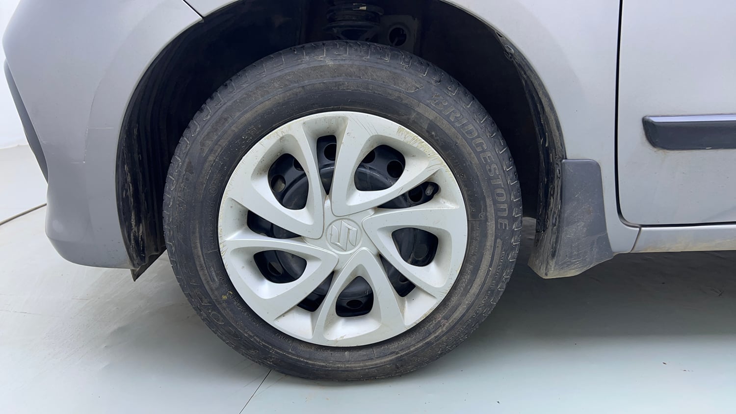 Used 2023 Maruti Suzuki Celerio ZXi Petrol Manual tyres LEFT FRONT TYRE RIM VIEW