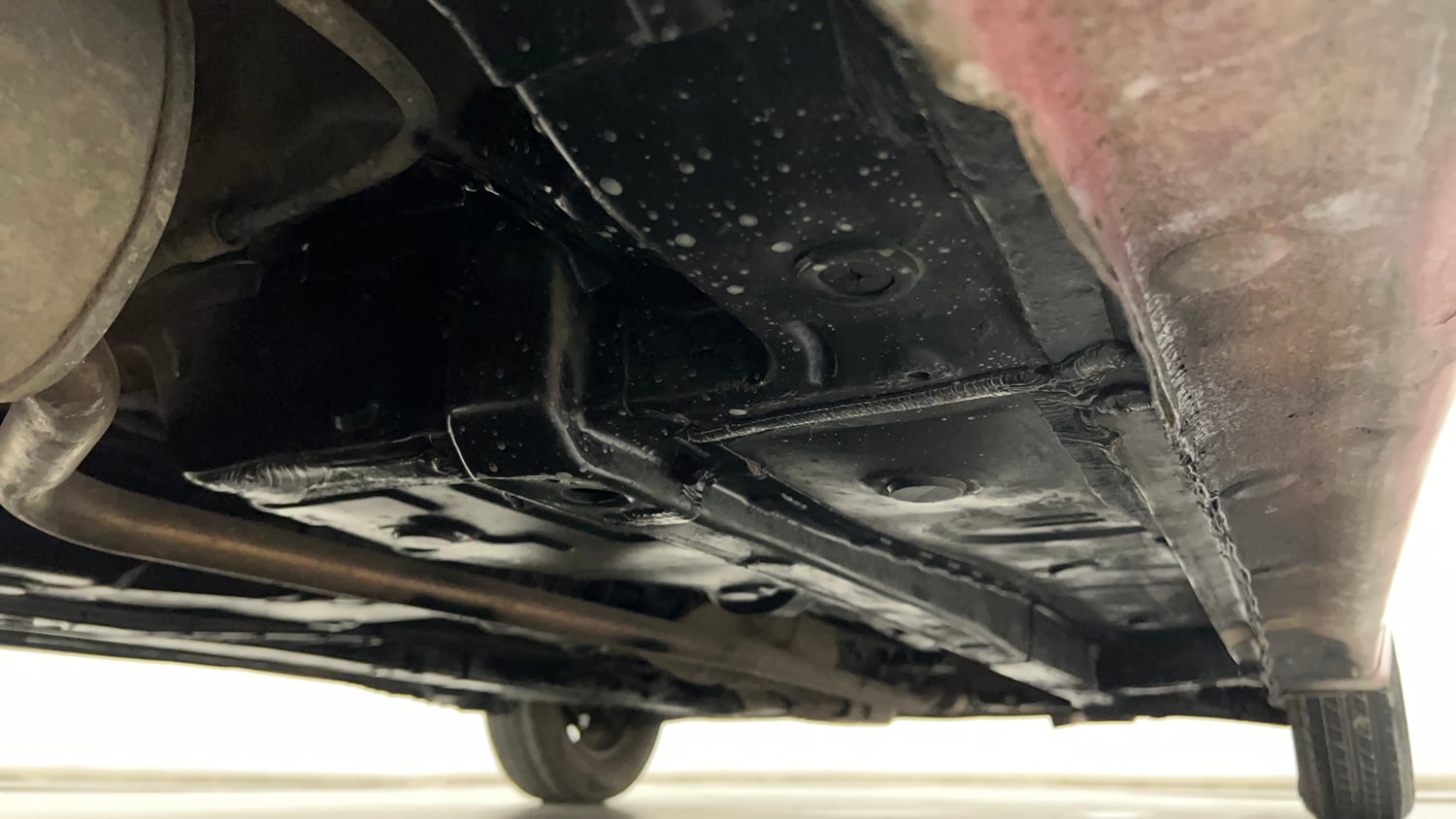 Used 2015 Hyundai Eon Era Petrol Manual extra REAR RIGHT UNDERBODY VIEW