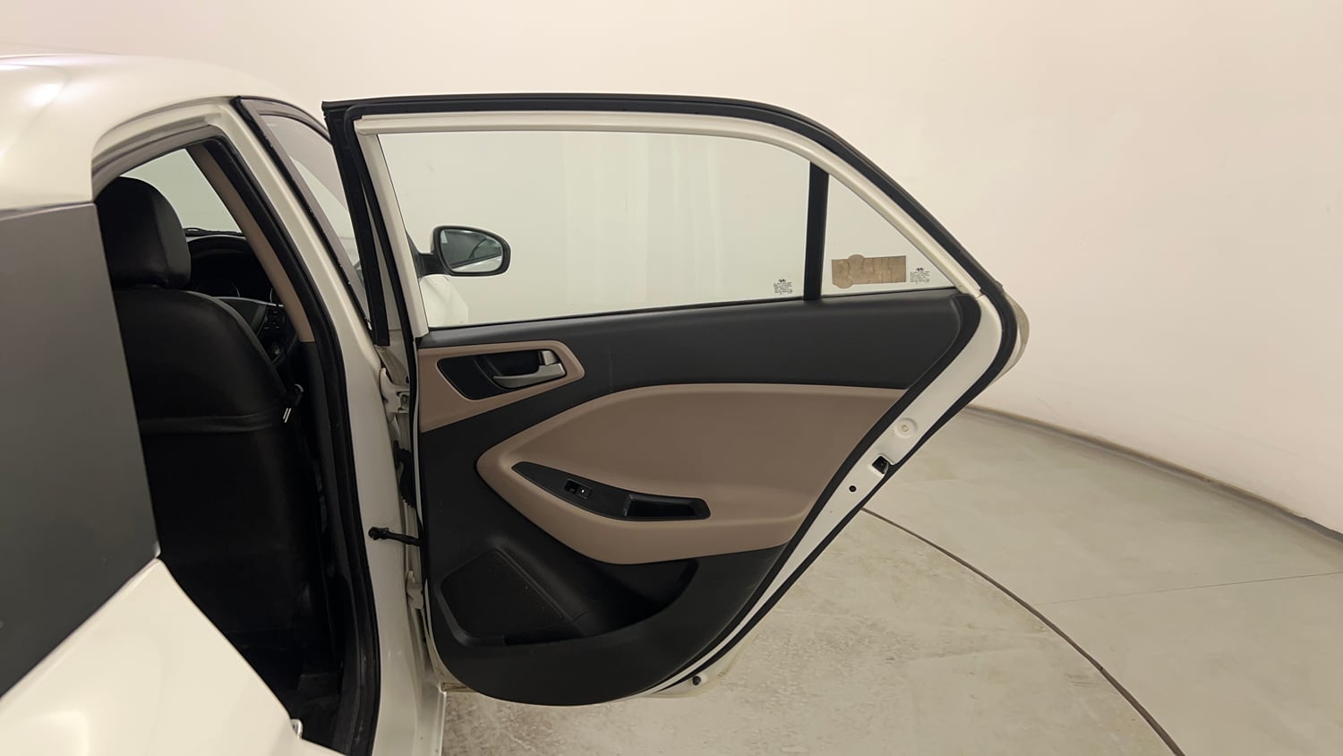 Used 2015 Hyundai Elite i20 Magna 1.2 Petrol Manual interior RIGHT REAR DOOR OPEN VIEW