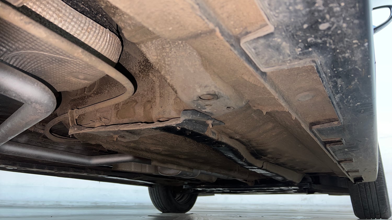 Used 2020 Hyundai i20 Sportz 1.2 MT Petrol Manual extra REAR RIGHT UNDERBODY VIEW