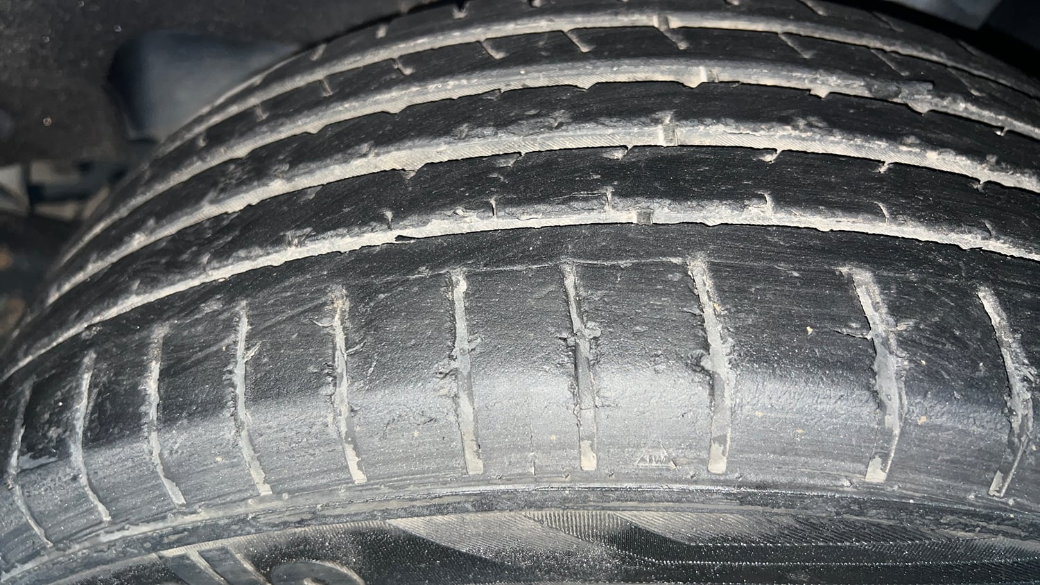 Used 2017 Maruti Suzuki Baleno Alpha 1.2 Petrol Manual tyres LEFT REAR TYRE TREAD VIEW