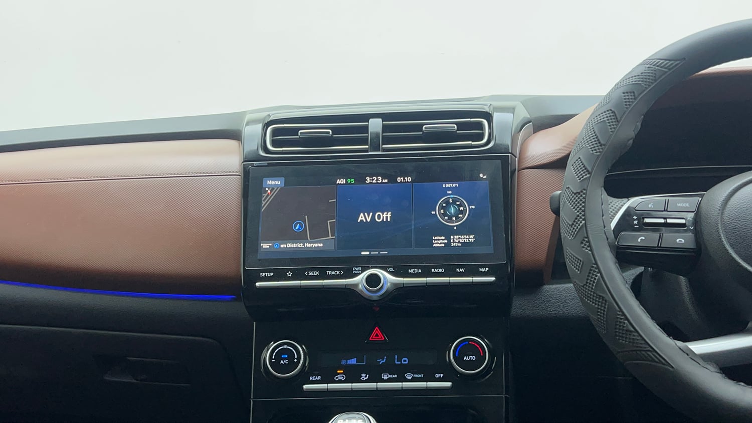 Used 2023 Hyundai Alcazar Platinum 7 STR 1.5 Turbo Petrol Petrol Manual interior MUSIC SYSTEM & AC CONTROL VIEW