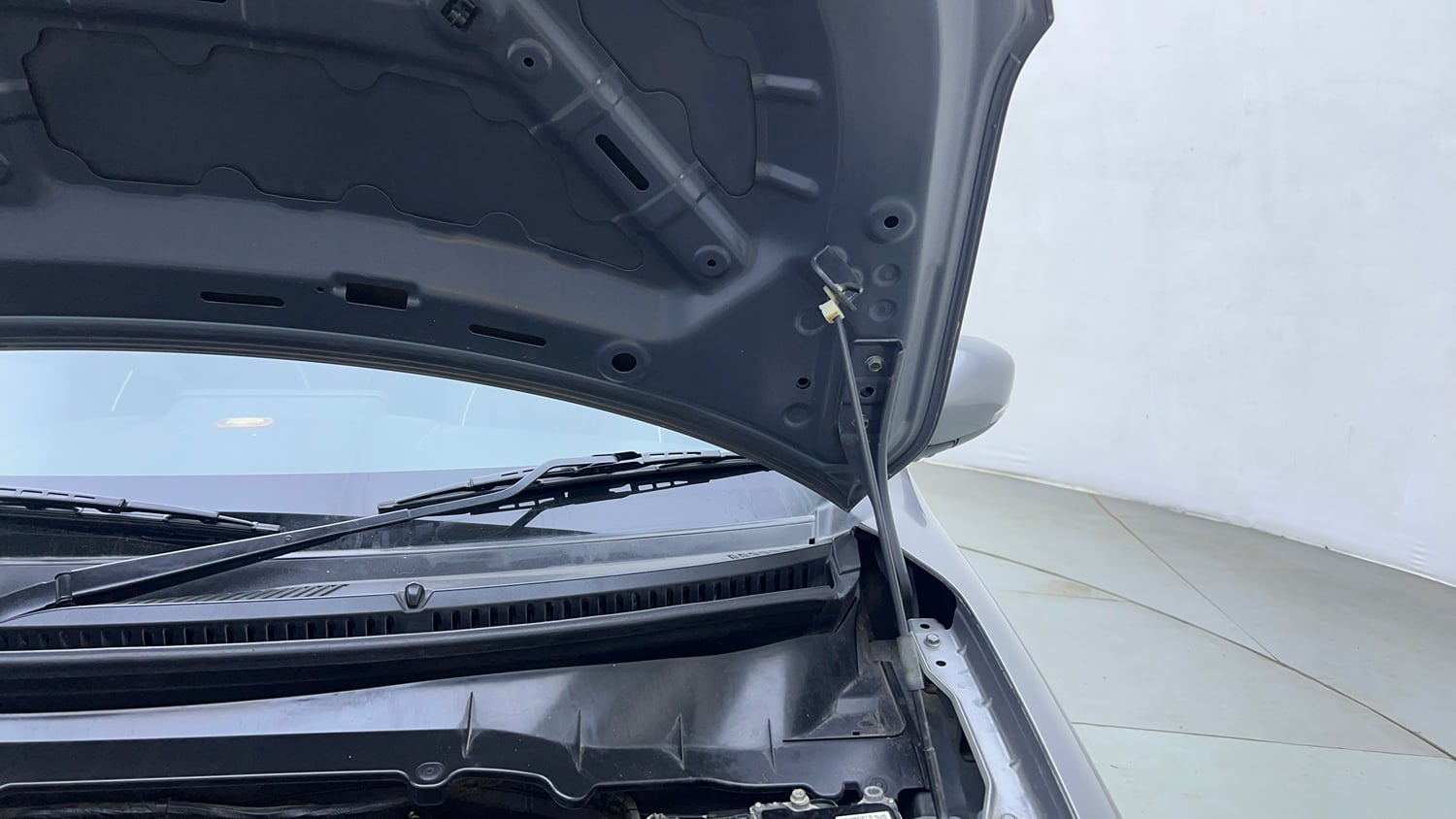 Used 2023 Maruti Suzuki Celerio ZXi Petrol Manual engine ENGINE LEFT SIDE HINGE & APRON VIEW