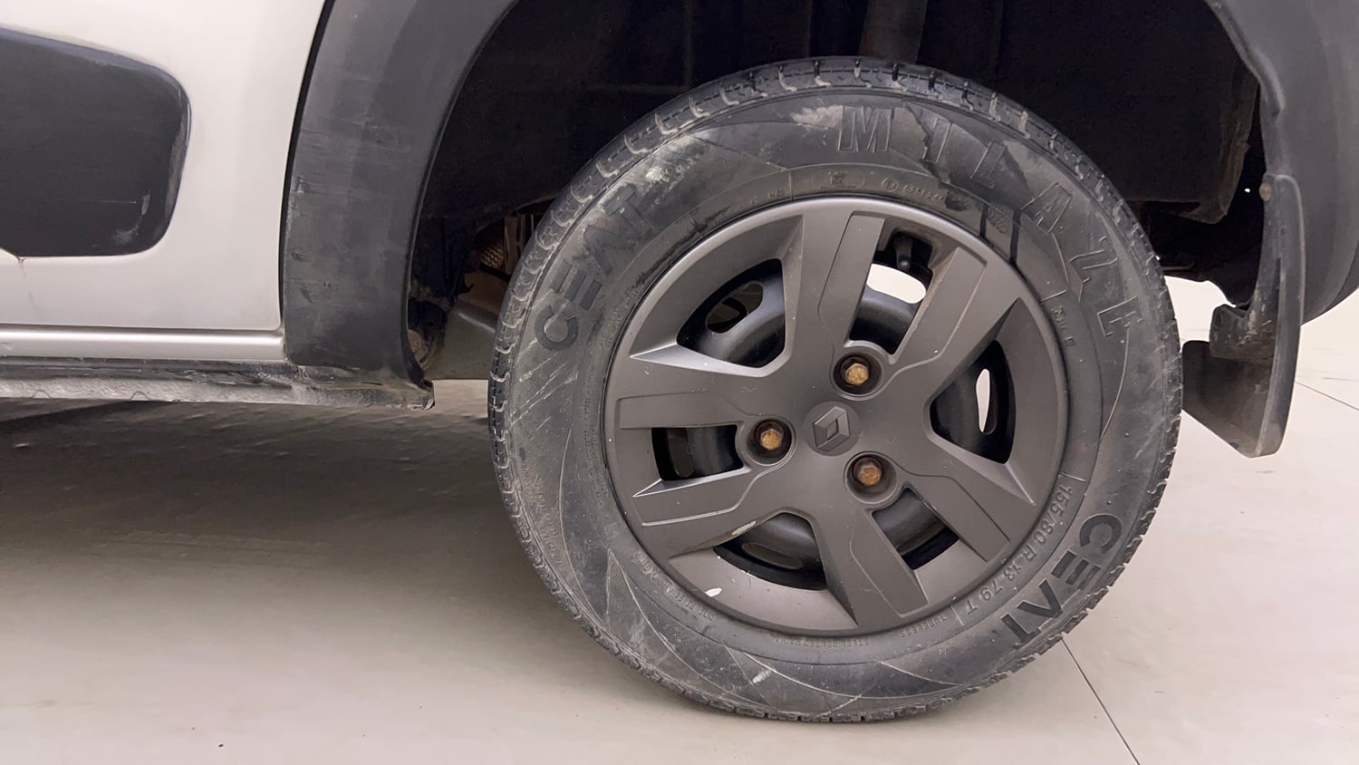 Used 2018 Renault Kwid 1.0 RXT AMT Petrol Automatic tyres LEFT REAR TYRE RIM VIEW