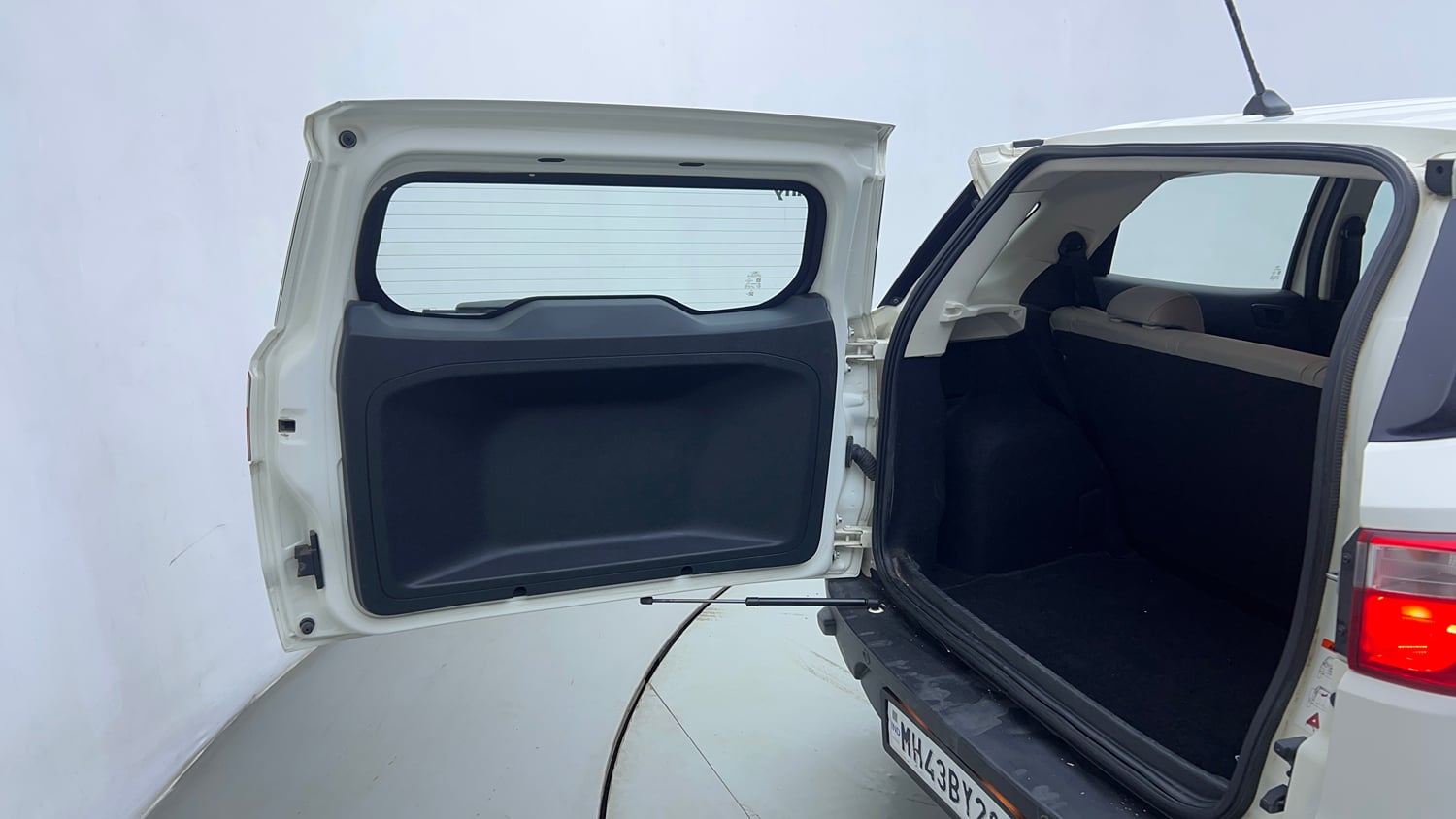 Used 2021 Ford EcoSport Trend 1.5L TDCi Diesel Manual interior DICKY DOOR OPEN VIEW