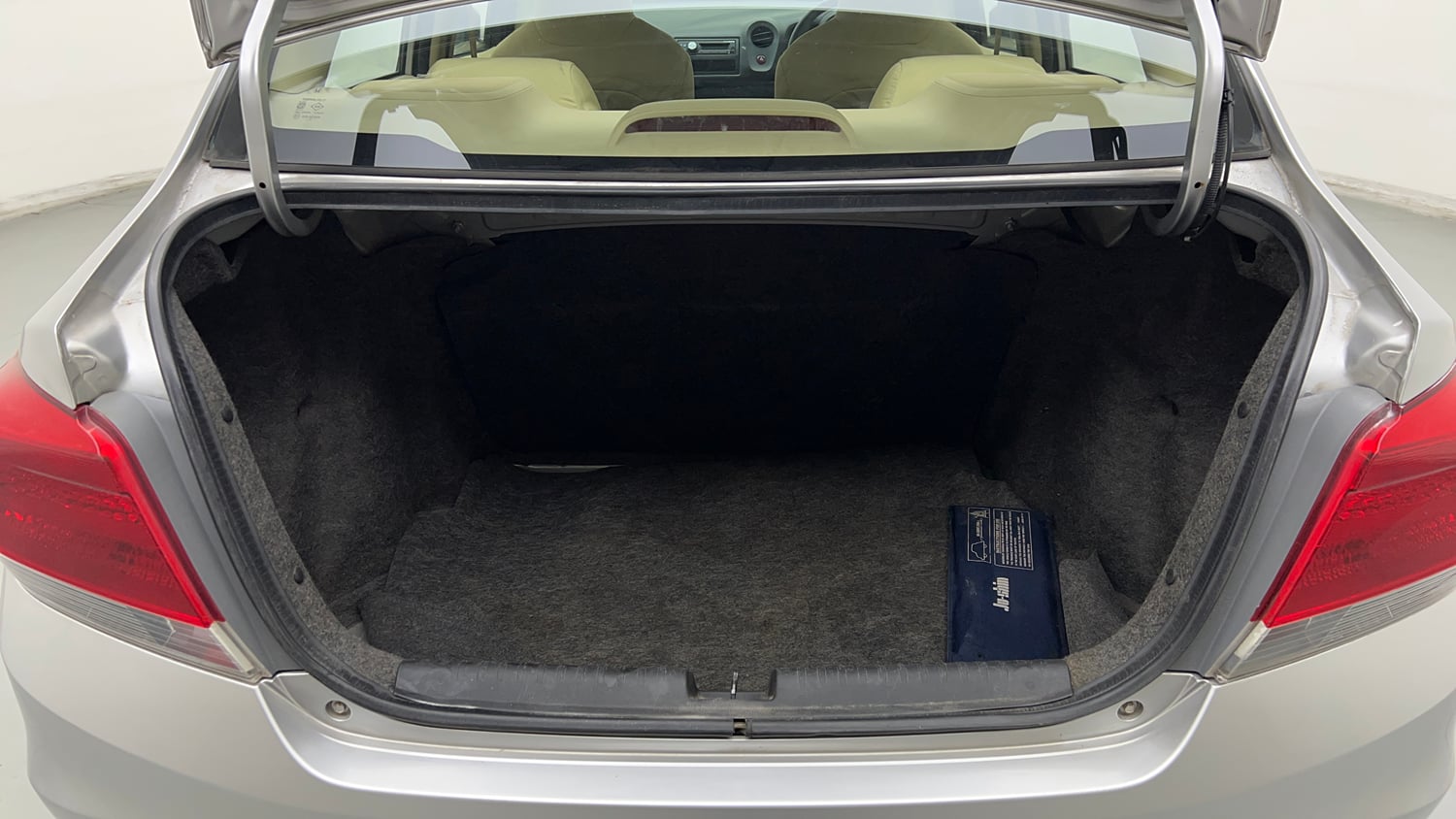 Used 2014 Honda Amaze 1.2 EX i-VTEC Petrol Manual interior DICKY INSIDE VIEW