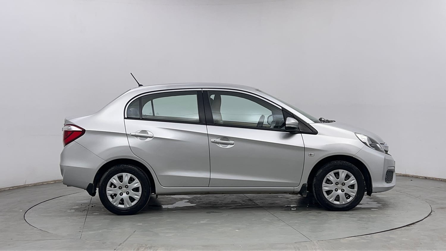 Used 2017 Honda Amaze 1.2 S i-VTEC Petrol Manual exterior RIGHT SIDE VIEW