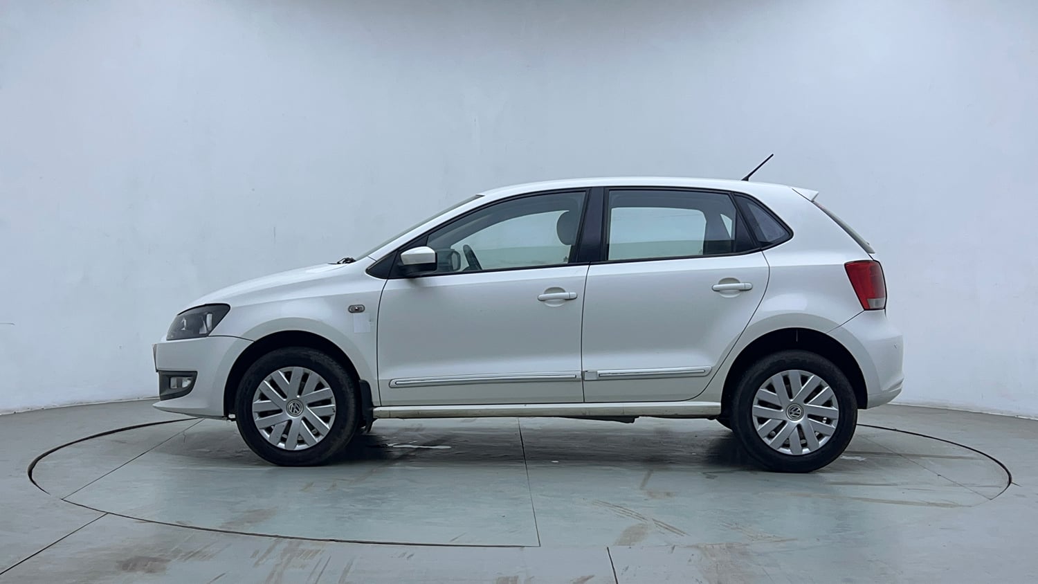 Used 2013 Volkswagen Polo Comfortline 1.2L (P) Petrol Manual exterior LEFT SIDE VIEW