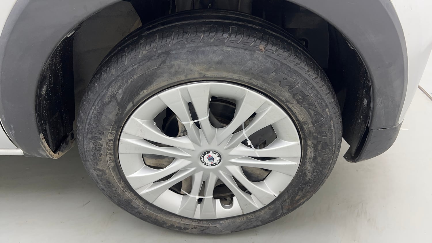 Used 2021 Renault Triber RXZ Petrol Manual tyres RIGHT FRONT TYRE RIM VIEW
