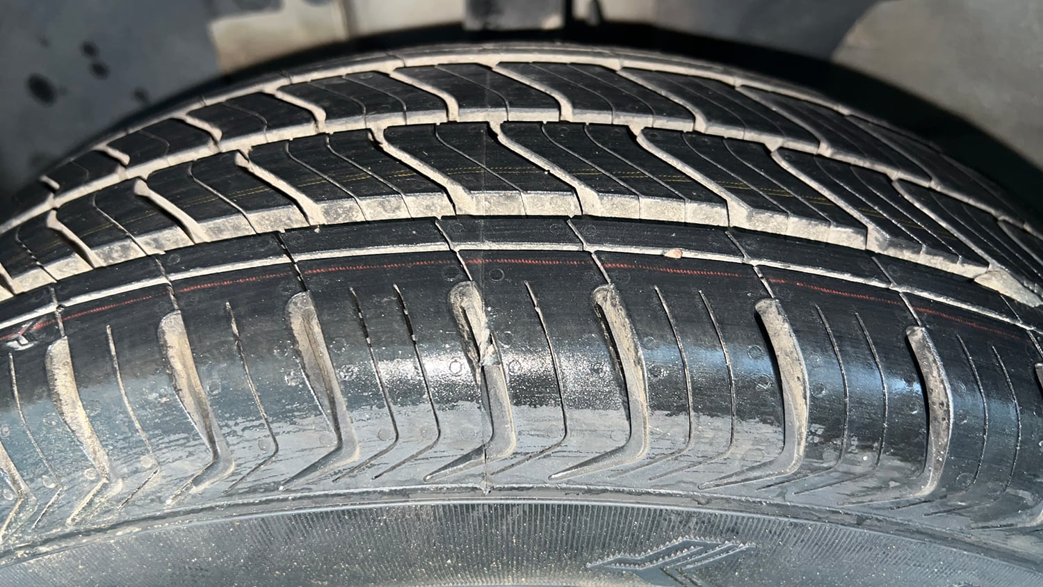 Used 2020 Renault Kwid RXT 1.0 Opt Petrol Manual tyres LEFT FRONT TYRE TREAD VIEW
