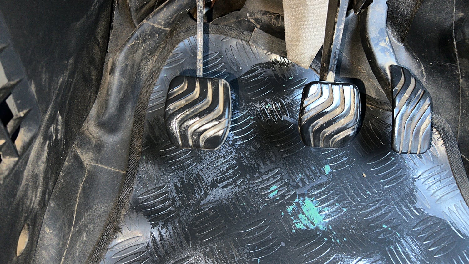 Used 2021 Renault Triber RXZ CNG (outside fitted) Cng Manual interior PEDALS VIEW