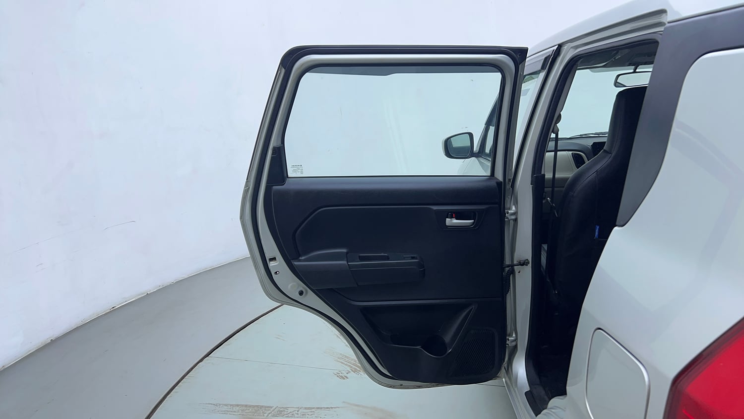 Used 2022 Maruti Suzuki Wagon R VXI 1.0 CNG Cng Manual interior LEFT REAR DOOR OPEN VIEW
