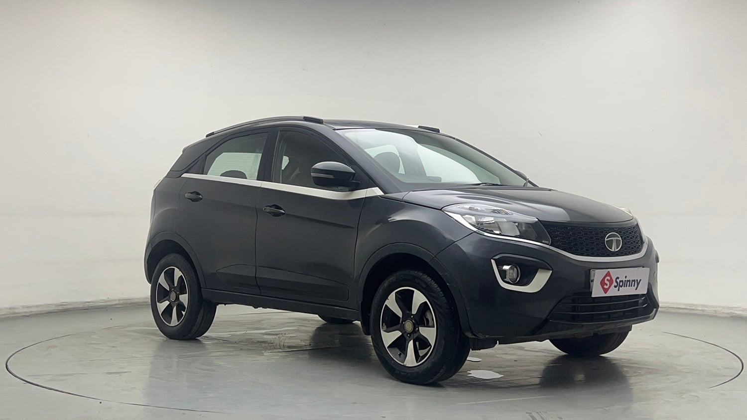Used 2018 Tata Nexon XZA Plus Petrol Petrol Automatic exterior RIGHT FRONT CORNER VIEW