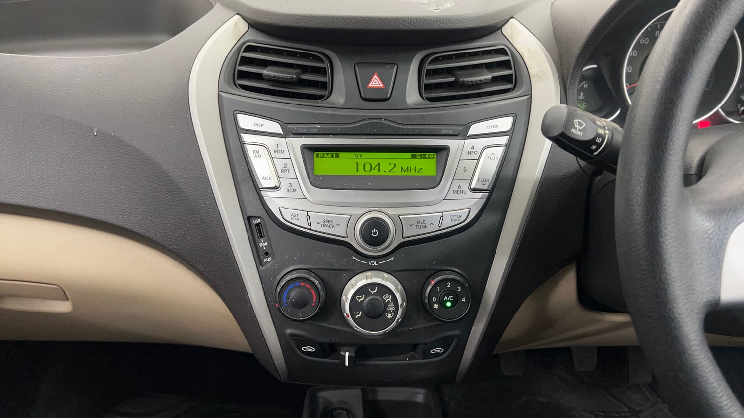 Used 2016 Hyundai Eon 1.0 Kappa Magna + (O) Petrol Manual interior MUSIC SYSTEM & AC CONTROL VIEW