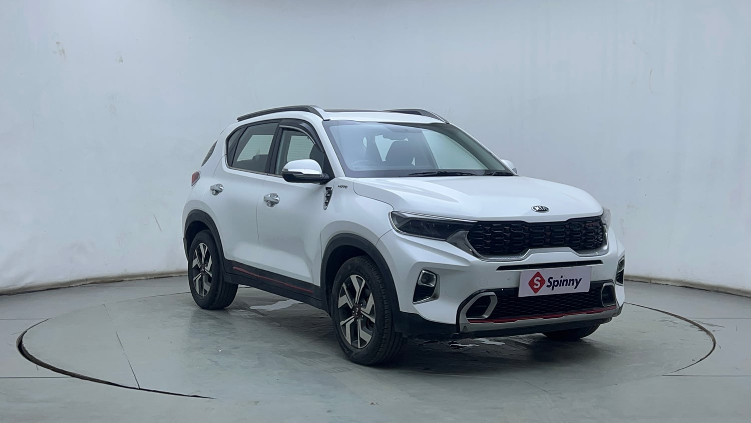 Used 2020 Kia Sonet GTX Plus 1.5 AT Diesel Automatic exterior RIGHT FRONT CORNER VIEW