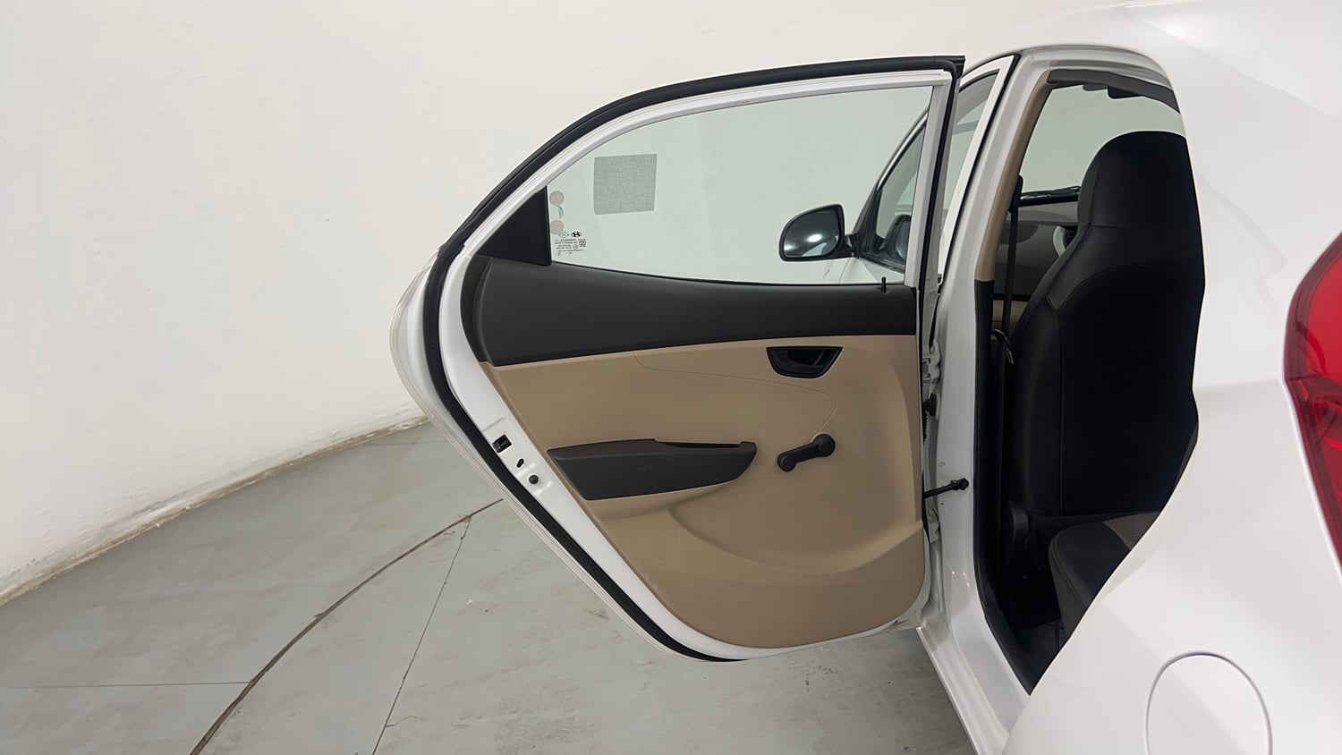 Used 2016 Hyundai Eon 1.0 Kappa Magna + (O) Petrol Manual interior LEFT REAR DOOR OPEN VIEW