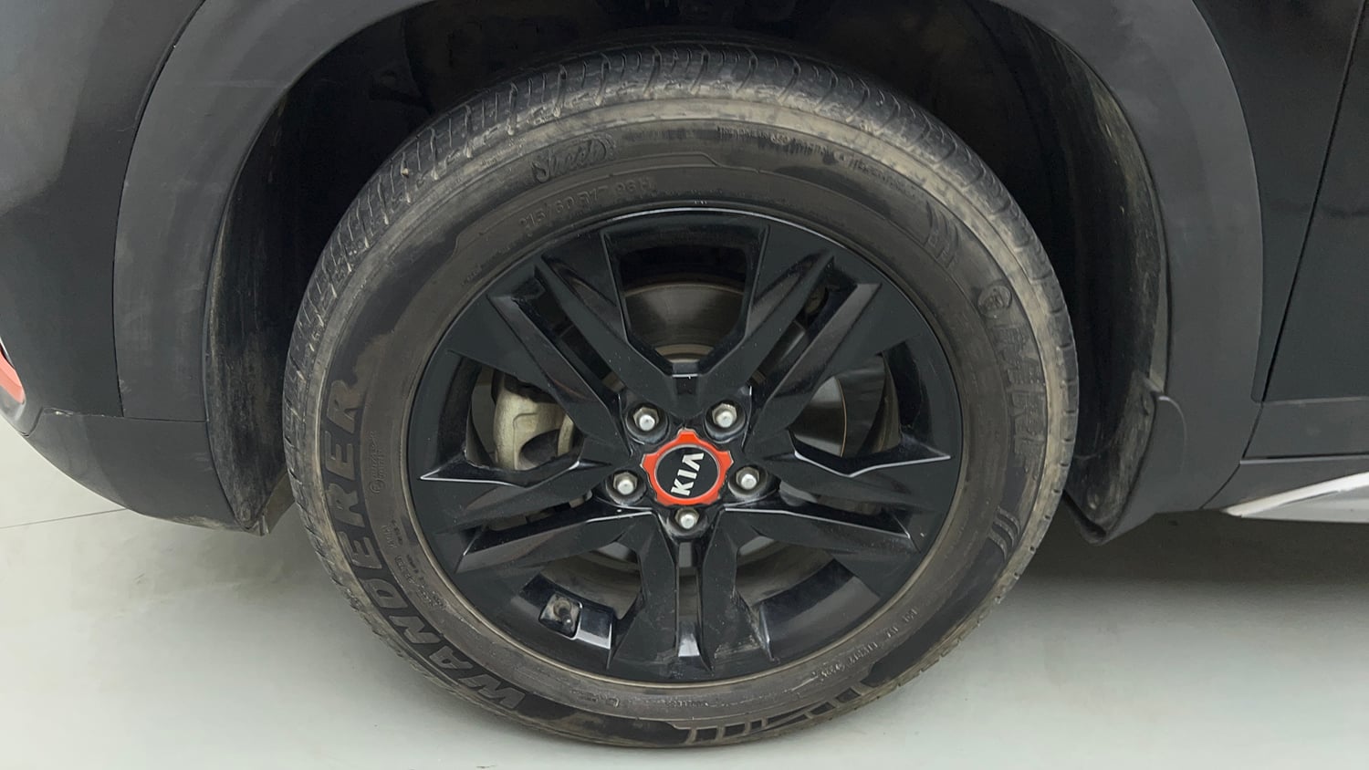 Used 2020 Kia Seltos Anniversary Edition 1.5 Petrol Manual tyres LEFT FRONT TYRE RIM VIEW