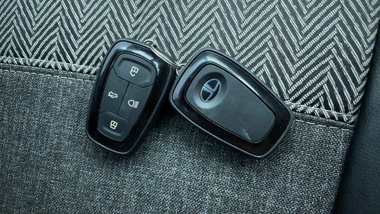 Used 2022 Tata Altroz XZ Petrol Petrol Manual extra CAR KEY VIEW