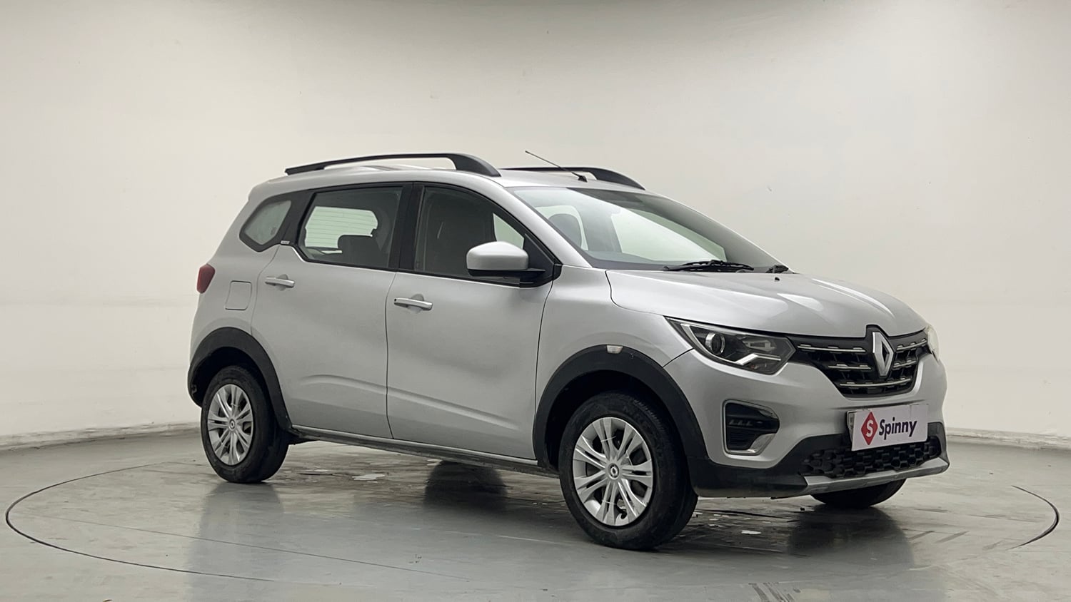 Used 2021 Renault Triber RXZ Petrol Manual exterior RIGHT FRONT CORNER VIEW