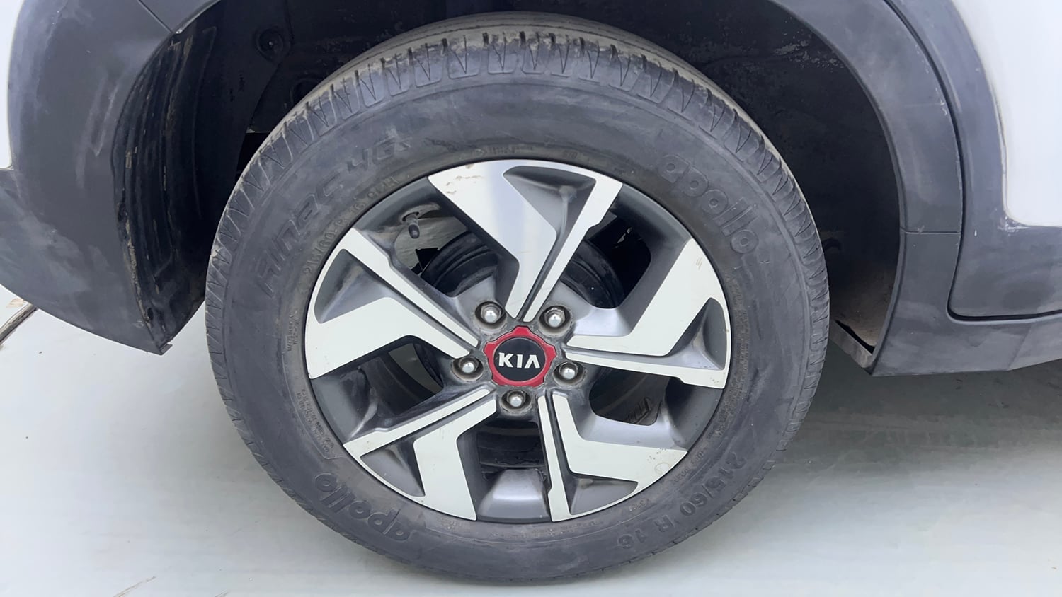 Used 2020 Kia Sonet GTX Plus 1.5 AT Diesel Automatic tyres RIGHT REAR TYRE RIM VIEW