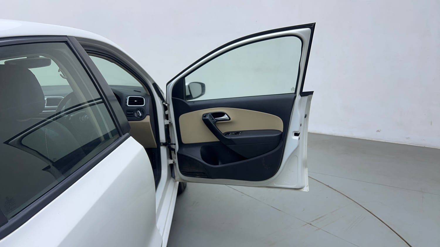 Used 2017 Volkswagen Polo Highline1.2L (P) Petrol Manual interior RIGHT FRONT DOOR OPEN VIEW