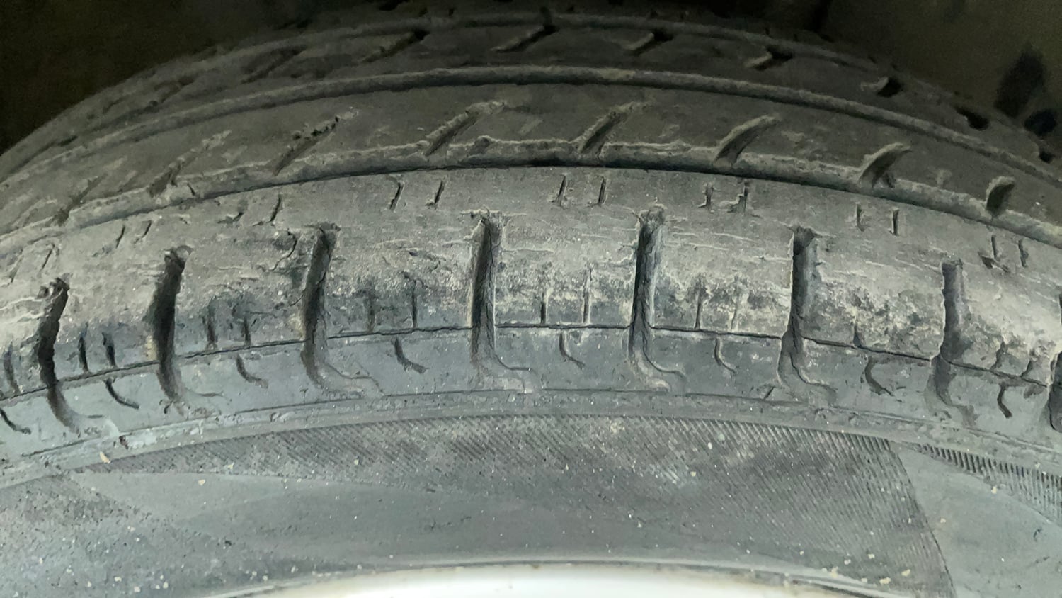 Used 2016 Renault Kwid RXT Petrol Manual tyres RIGHT FRONT TYRE TREAD VIEW