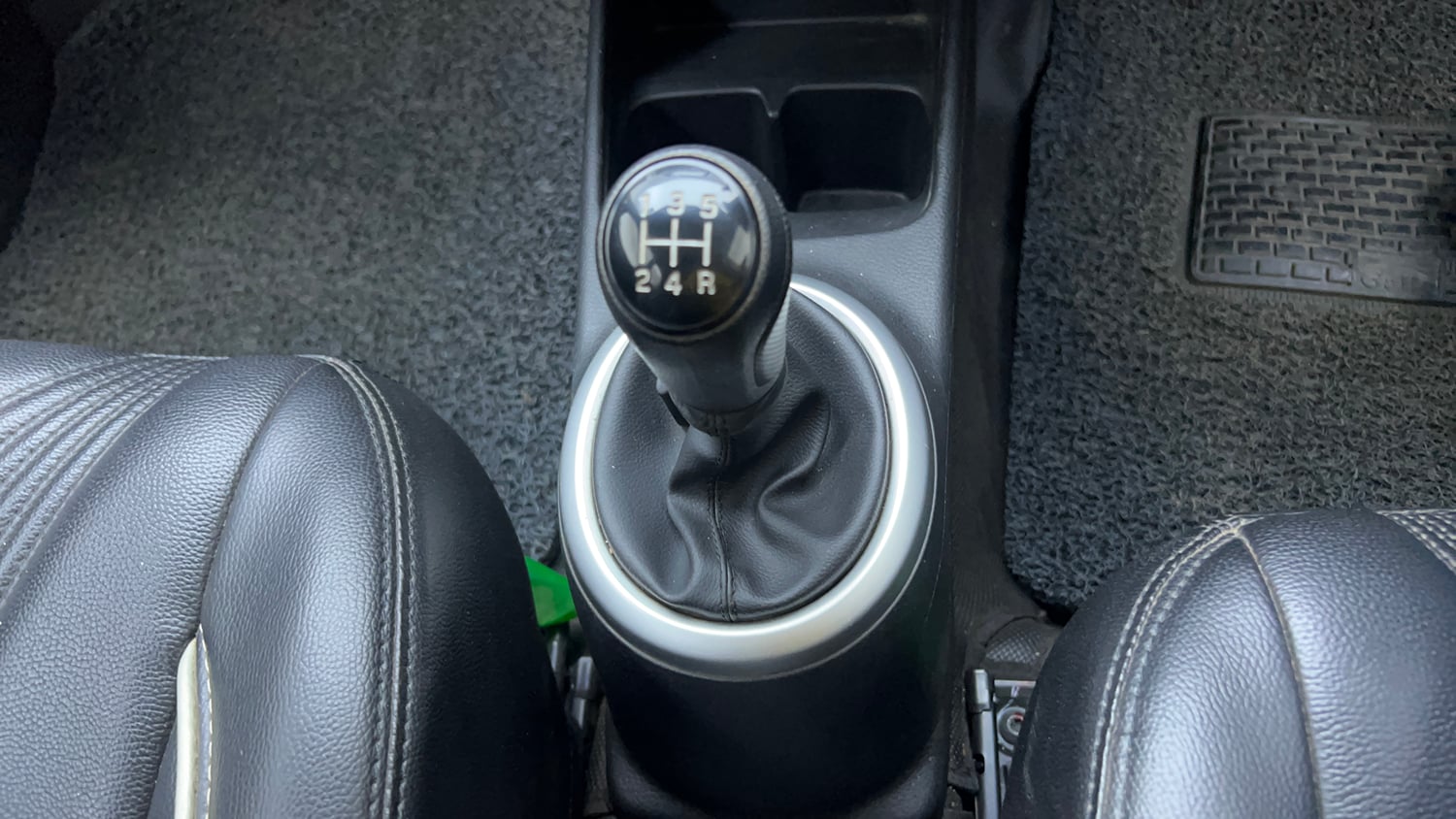 Used 2023 Maruti Suzuki Celerio ZXi Petrol Manual interior GEAR  KNOB VIEW