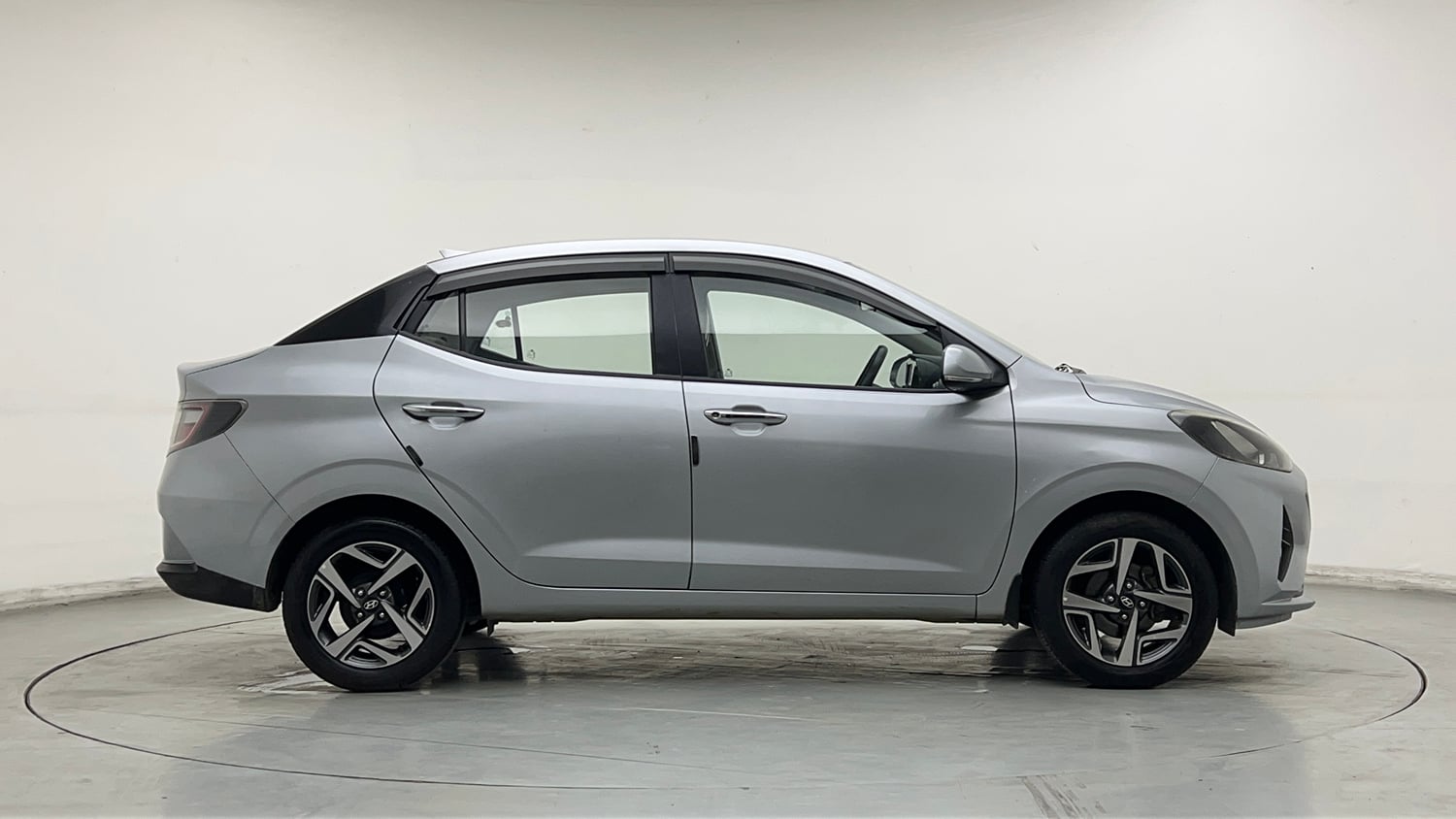 Used 2020 Hyundai Aura SX 1.2 Petrol Petrol Manual exterior RIGHT SIDE VIEW