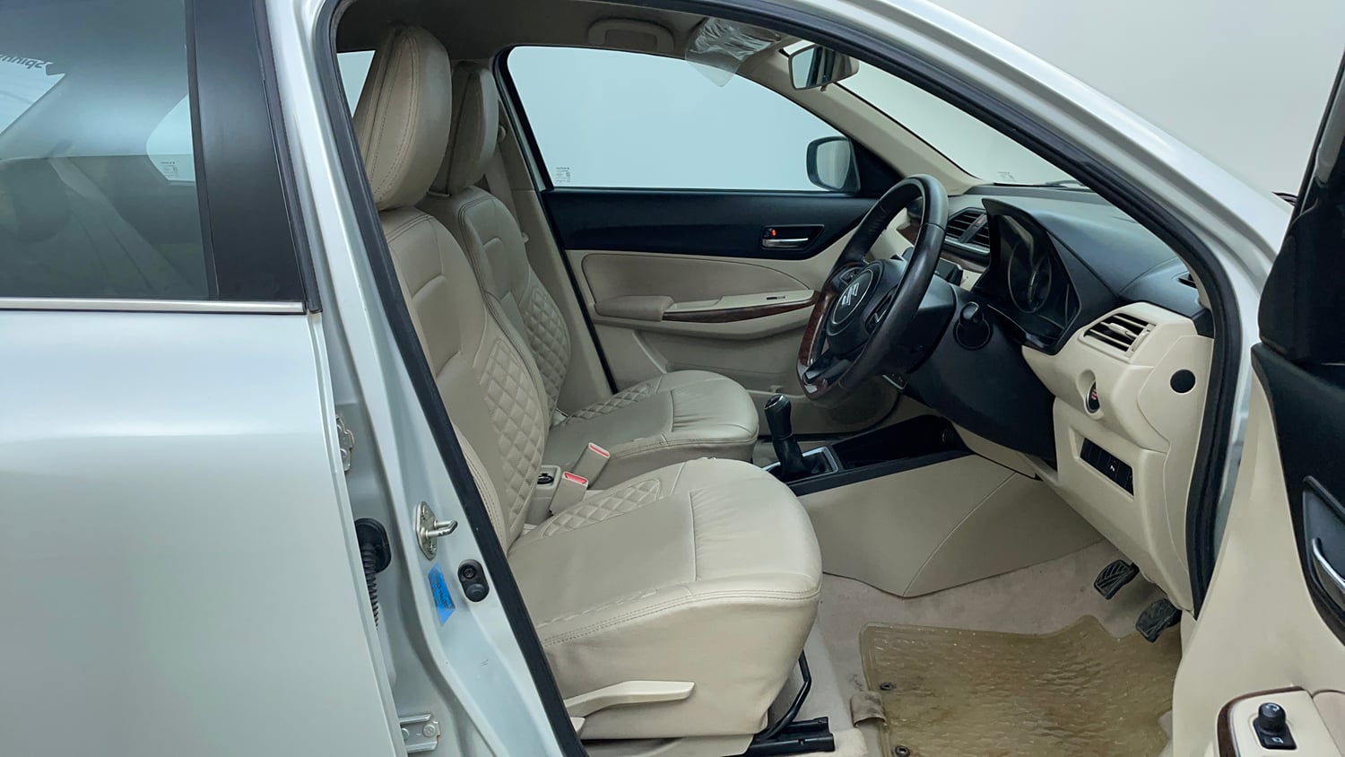 Used 2018 Maruti Suzuki Dzire ZXi Petrol Manual interior RIGHT SIDE FRONT DOOR CABIN VIEW