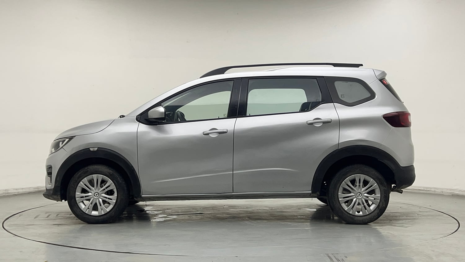 Used 2021 Renault Triber RXZ Petrol Manual exterior LEFT SIDE VIEW