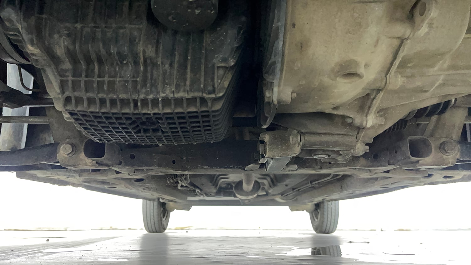 Used 2019 Renault Kwid CLIMBER 1.0 Petrol Manual extra FRONT LEFT UNDERBODY VIEW