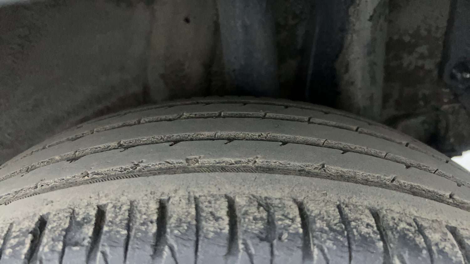 Used 2020 Kia Sonet GTX Plus 1.5 AT Diesel Automatic tyres LEFT REAR TYRE TREAD VIEW